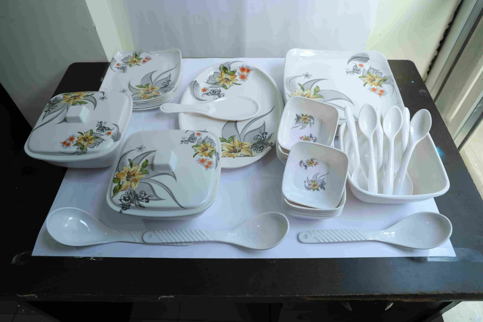 Plaza Dinner Set